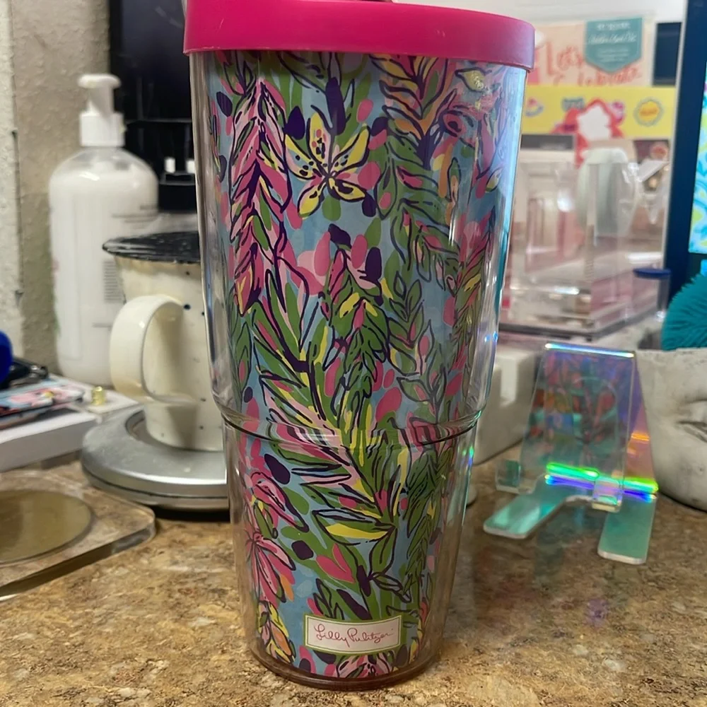 Lilly Pulitzer Double Wall Travel Tumbler in Hot Spot